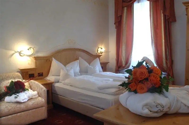 ROMANTIC EXCELSIOR