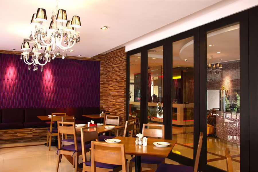 GLOW TRINITY SILOM