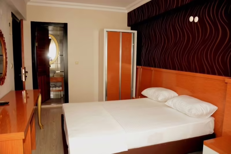 NIL SUIT OTEL
