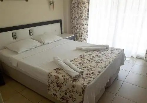 MONI HOTEL