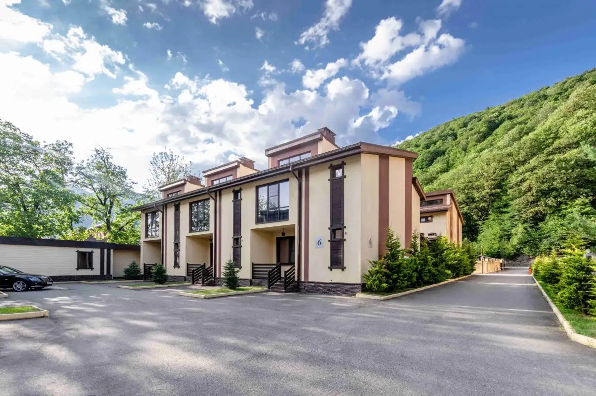 СЕРДЦЕ ПОЛЯНЫ (БЫВШ. MOUNTAIN VILLAS)