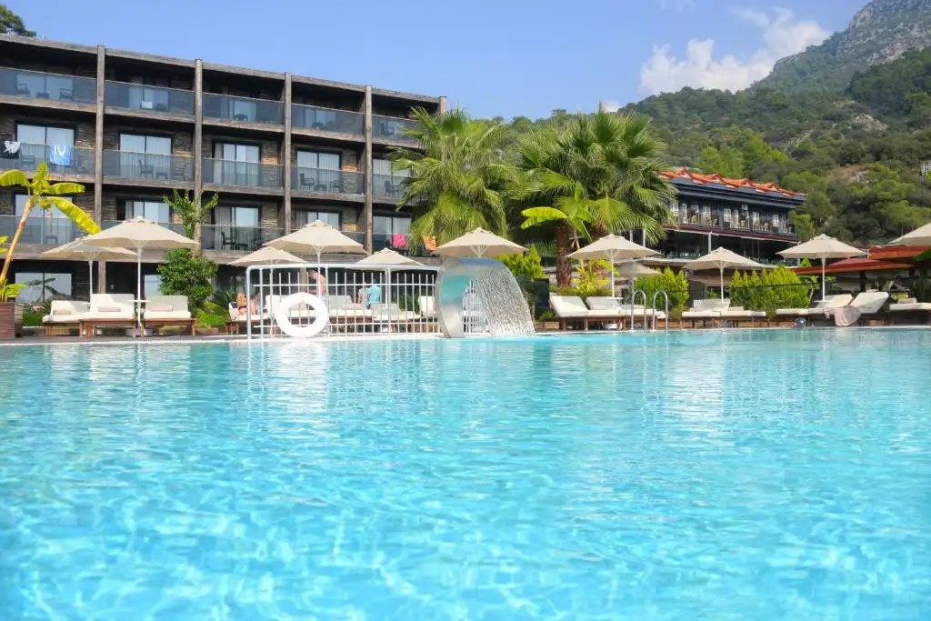 MANASPARK DELUXE HOTEL