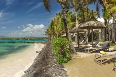 LE TROPICAL ATTITUDE