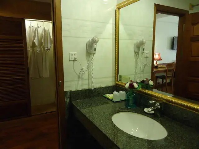 OHANA PHNOM PENH PALACE