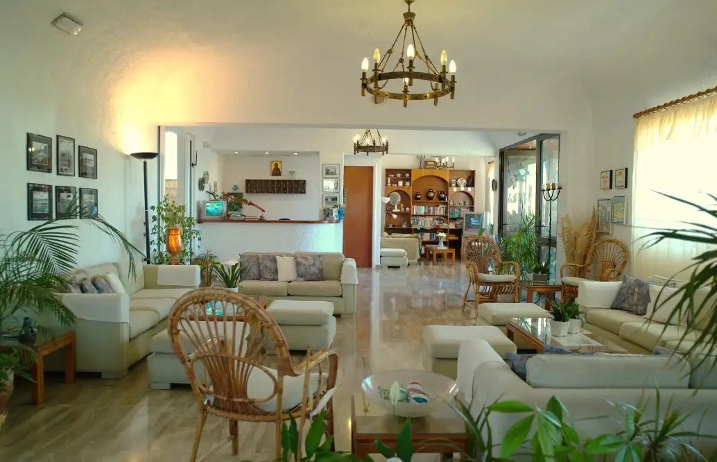 ALTIS HOTEL