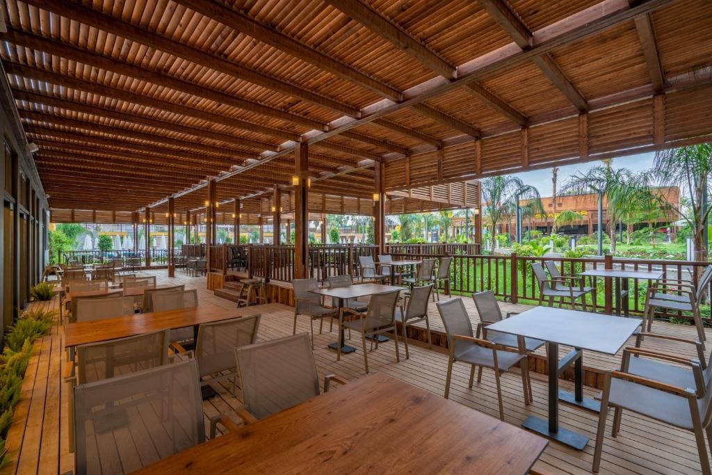 ARNOR DE LUXE HOTEL & SPA