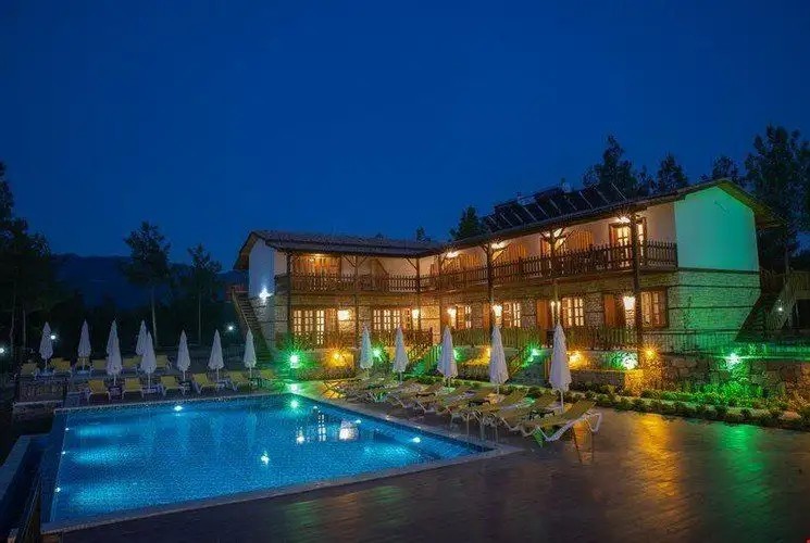MAISON GREEN HILL