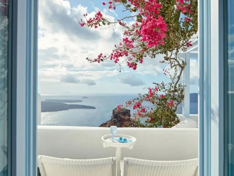 ASTRA APARTMENTS & SUITES