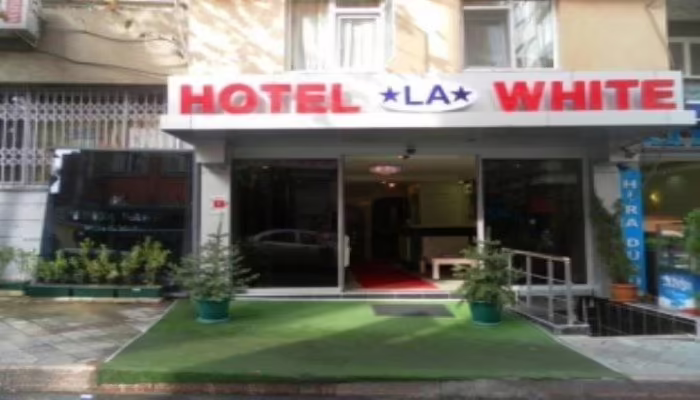 HOTEL LA WHITE
