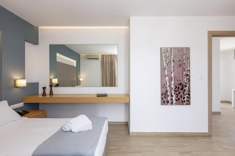 GOLDEN BAY HOTEL & BUNGALOWS