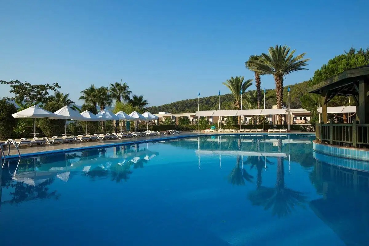 GREEN BAY RESORT (EX. CRYSTAL GREEN BAY RESORT & SPA)