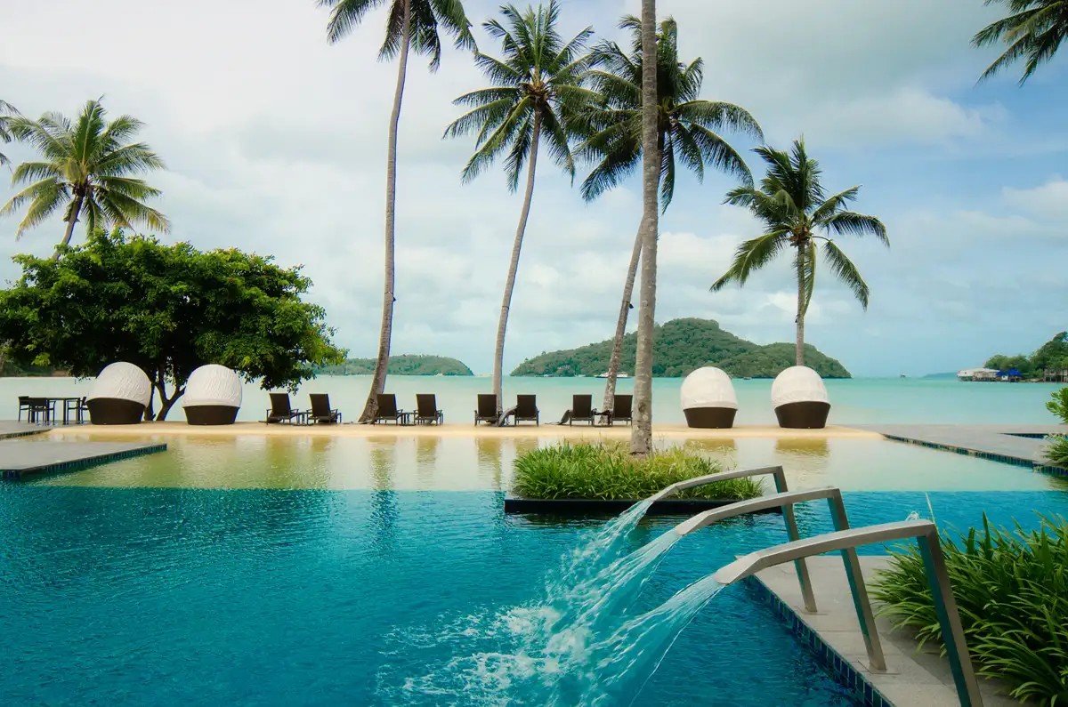 CROWNE PLAZA PHUKET PANWA BEACH (EX. PANWA BEACHFRONT)