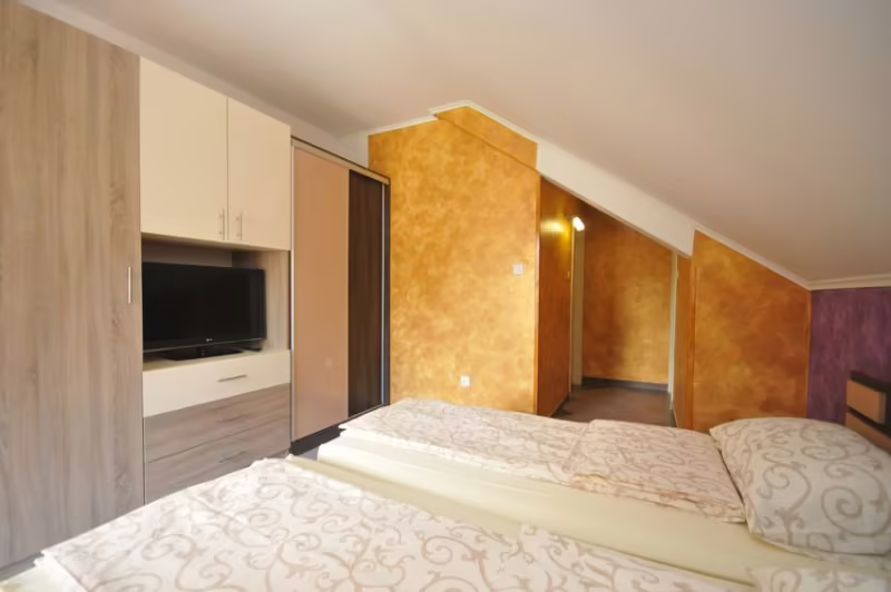 LUX M APARTMENTS