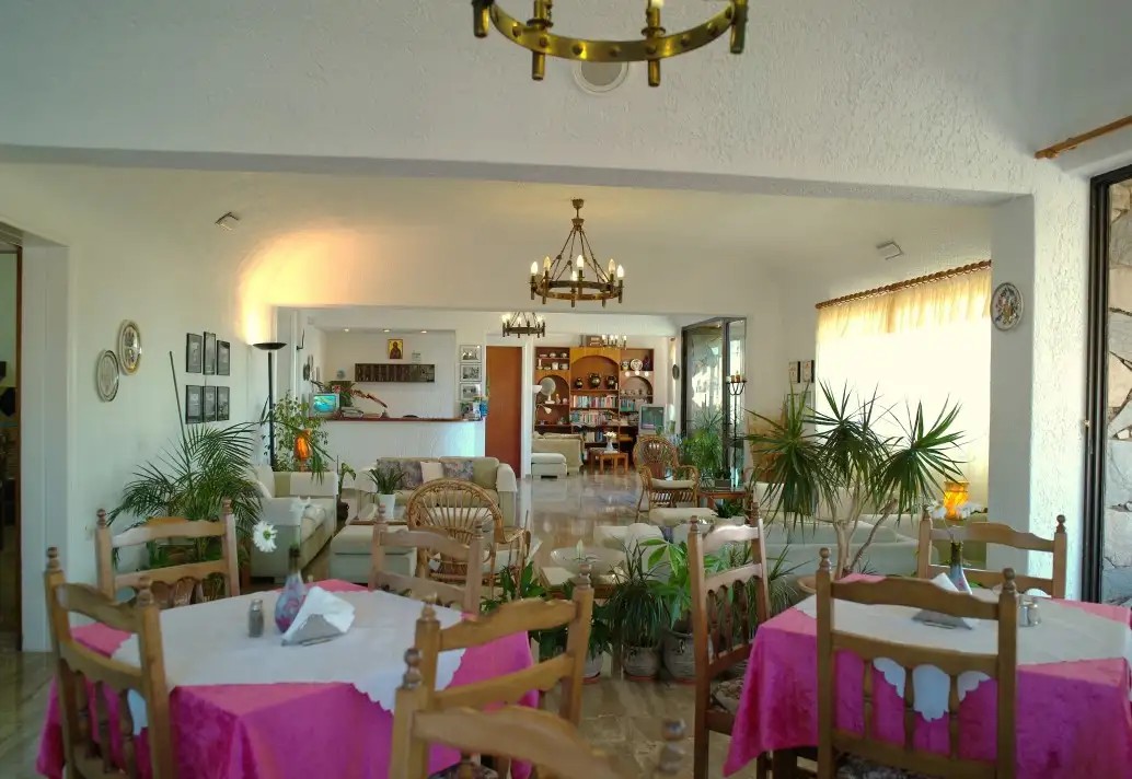 ALTIS HOTEL
