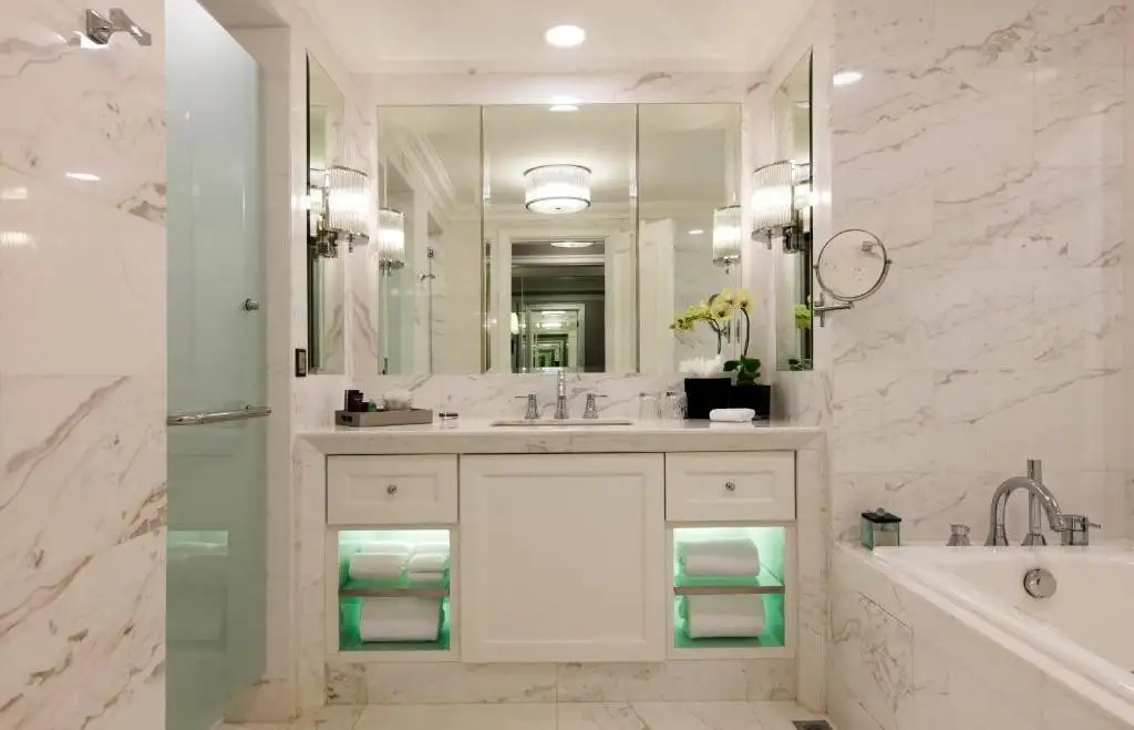 THE RITZ CARLTON