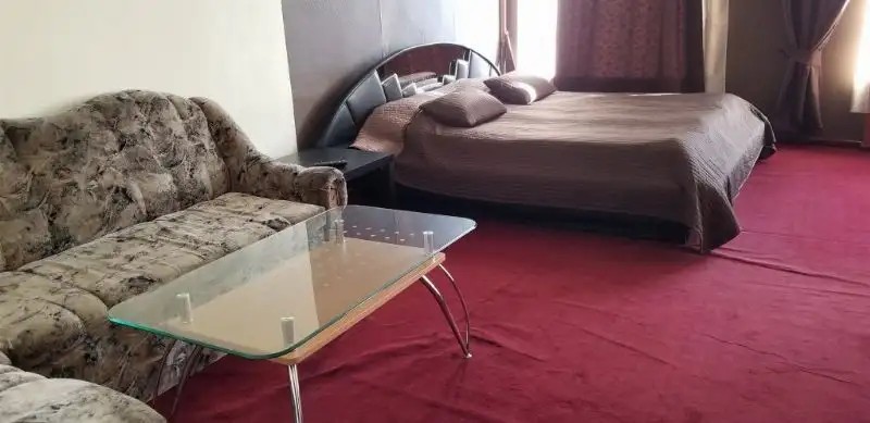 НЕВСКИЙ КРИСТАЛЛ