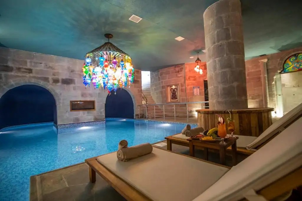 IMPERIAL CAVE SUITES & SPA