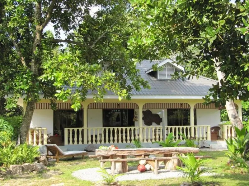 DOMAINE LES ROCHERS