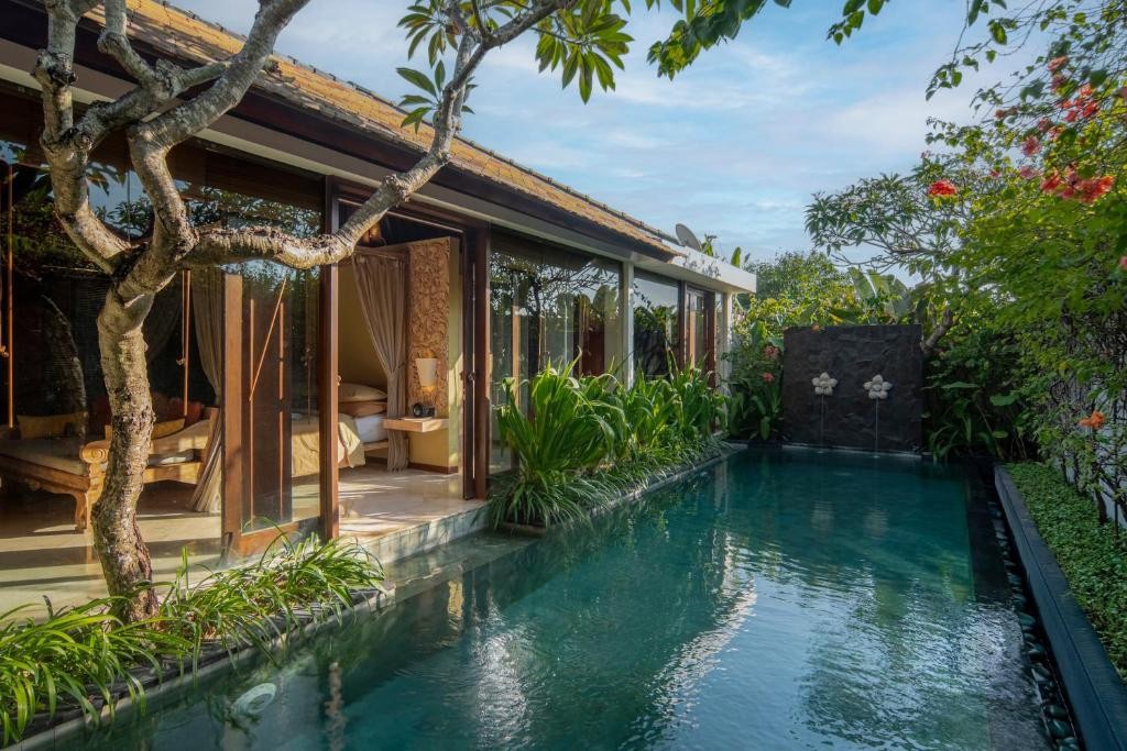THE ROYAL PURNAMA
