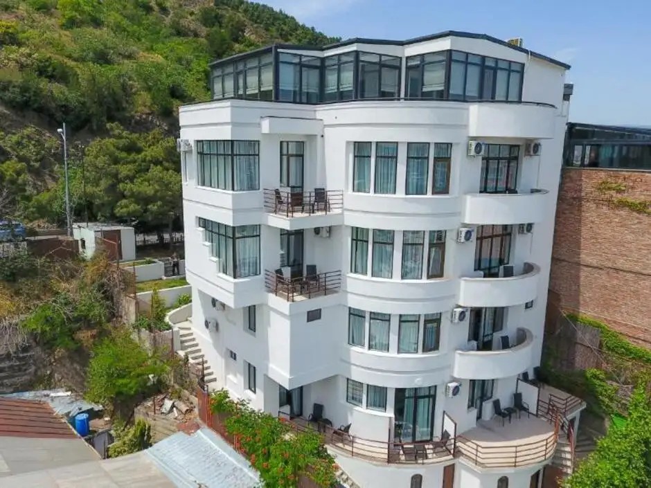 VISTA HOTEL