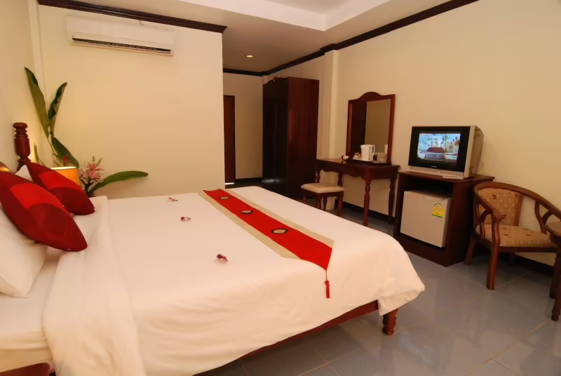 LANTA SEAFRONT RESORT