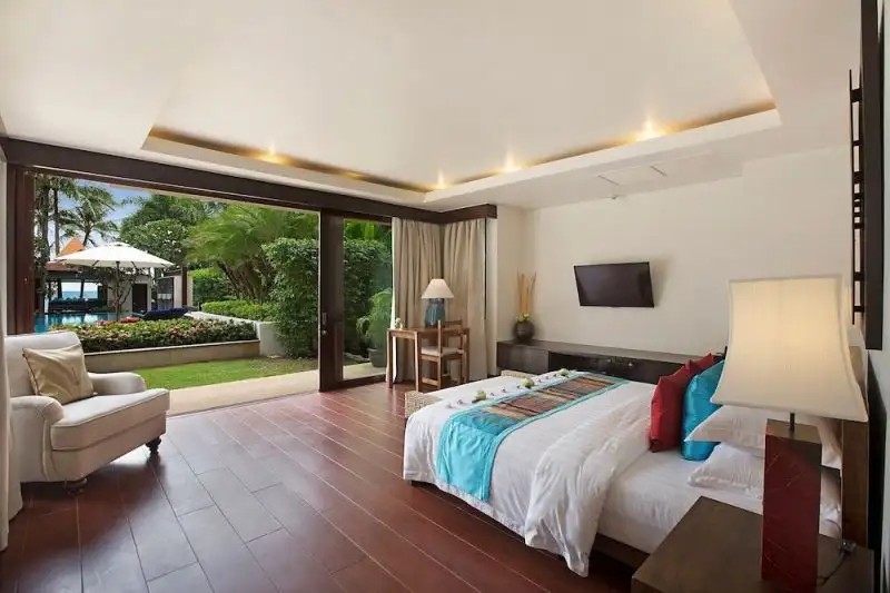 BAAN SAMLARN