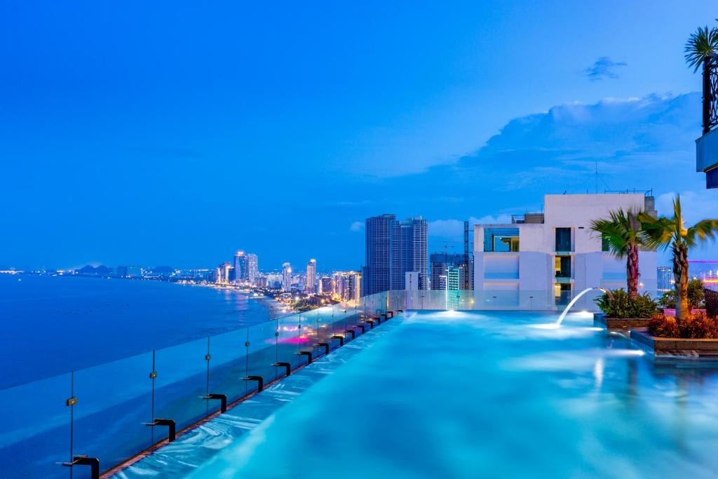 PENINSULA HOTEL DANANG
