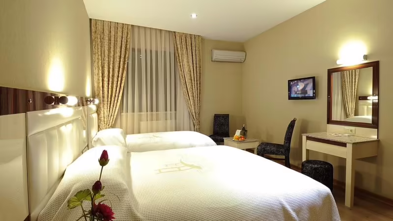 THE CITY PORT HOTEL