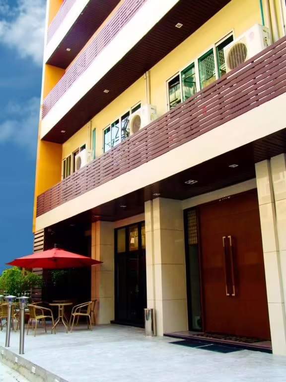 ICHECK INN SILOM