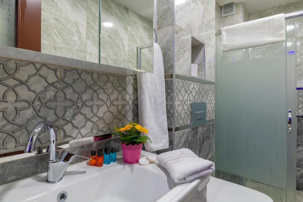 RAIMOND HOTEL KUMKAPI
