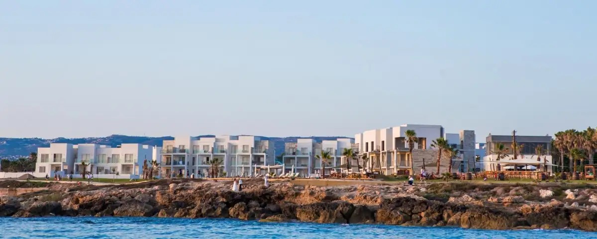 AMPHORA BEACH RESORT & SUITES