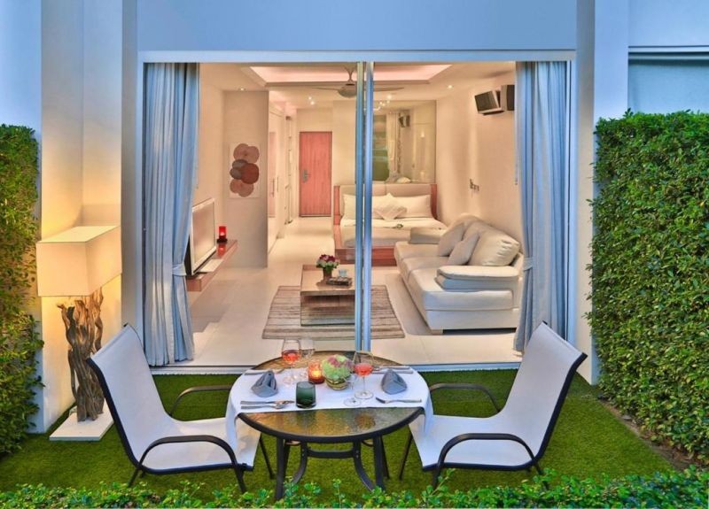 garden studio pool access
