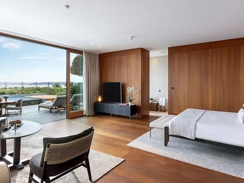 1 bedroom villa with pool