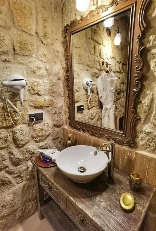 ELYSION CAVE SUITES