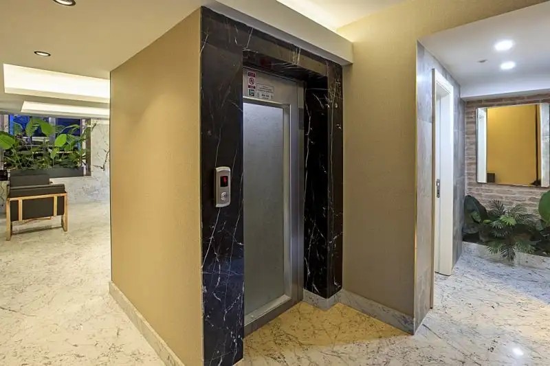 MOSS SUITES RESIDENCE