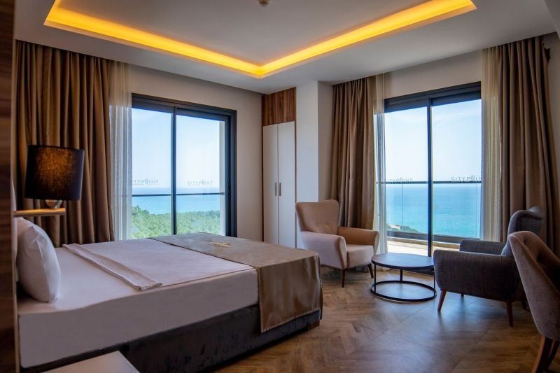 family sea view