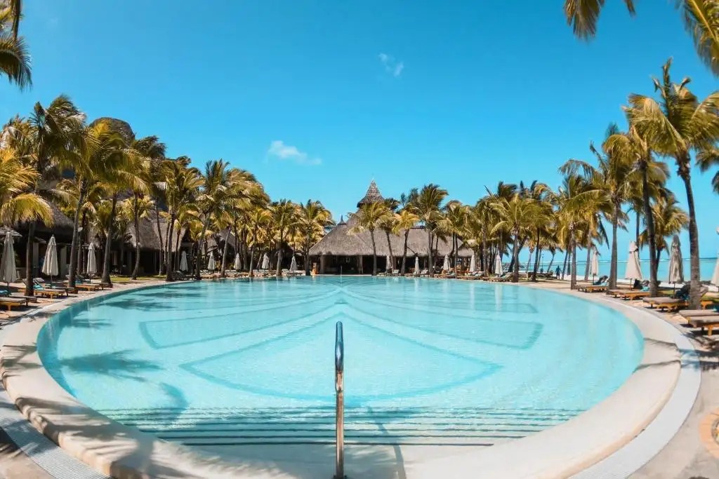 PARADIS BEACHCOMBER GOLF RESORT & SPA
