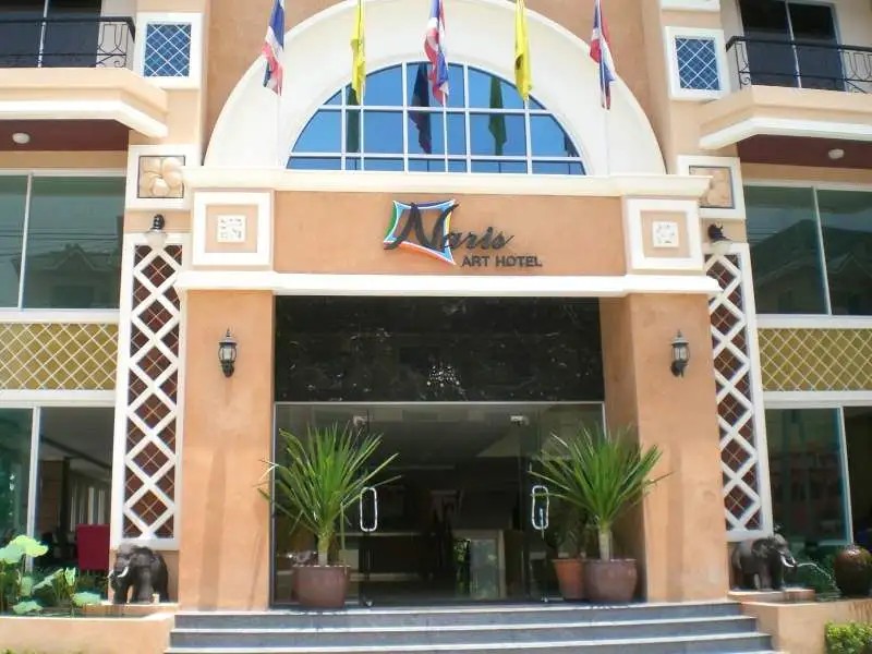 NARIS ART HOTEL