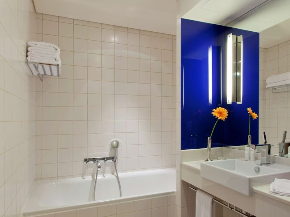 YAS PLAZA BAY BY IHG (EX. PARK INN BY RADISSON ABU DHABI YAS ISLAND)