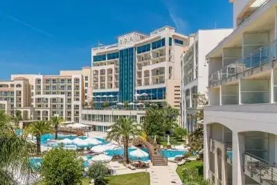 SPLENDID CONFERENCE & SPA RESORT 