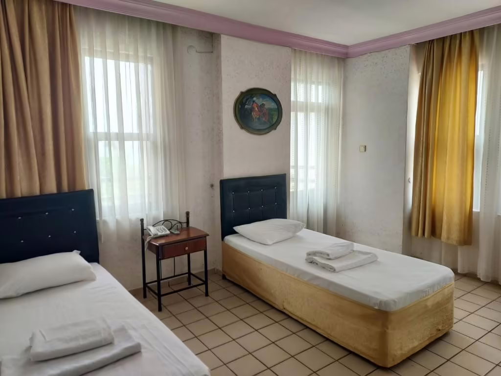 KLEOPATRA SAHARA HOTEL