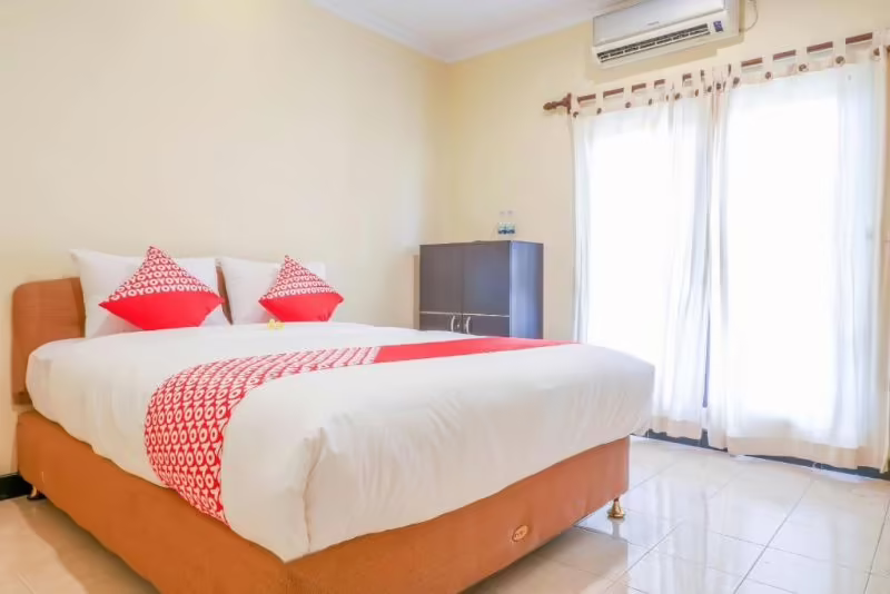 OYO 1654 MAHA BHARATA KUTA INN