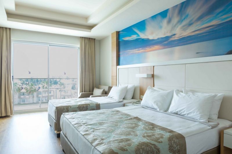 standard side sea view