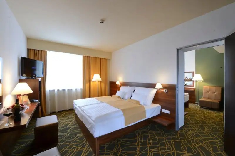 HUNGUEST HOTEL MIRAGE