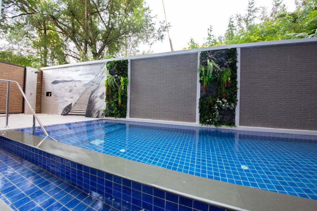 GOLDEN PARADISE HOTEL