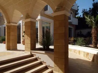 ALBATRES PALACE