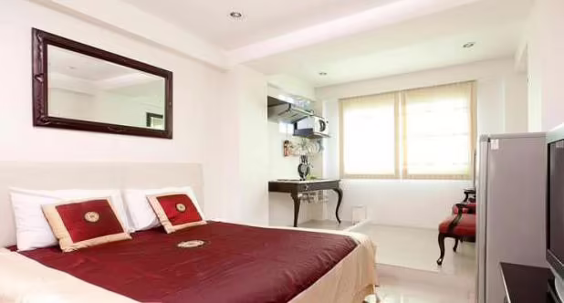 CHECK INN PHROMPHONG