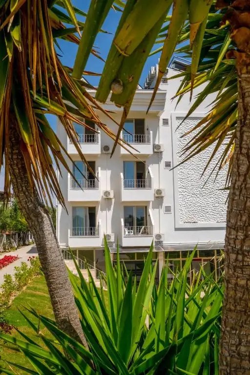 SIDE AZALIA GARDEN (EX. SIDE SUNSET HOTEL)
