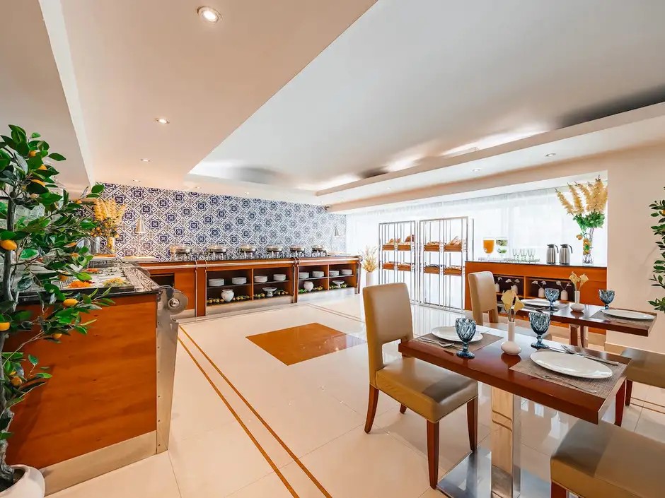 GOLDEN SANDS-5 HOTEL APARTMENTS
