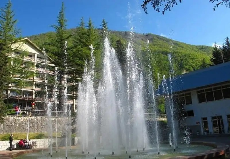 КРАСНАЯ ПОЛЯНА